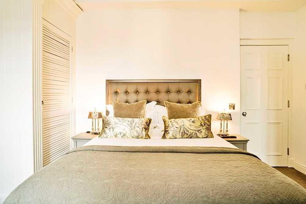Black Ivy Edinburgh Bagian luar foto