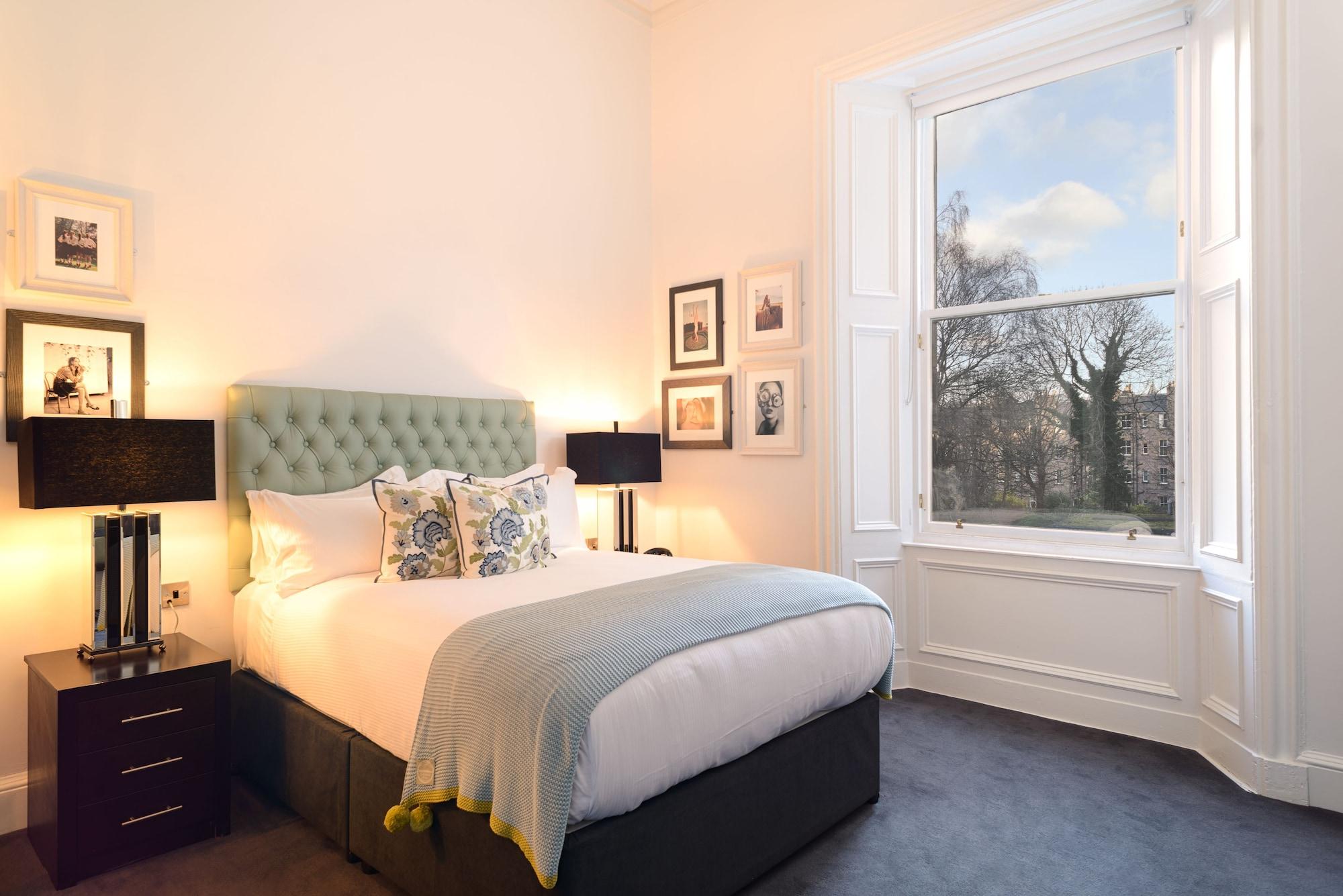 Black Ivy Edinburgh Bagian luar foto