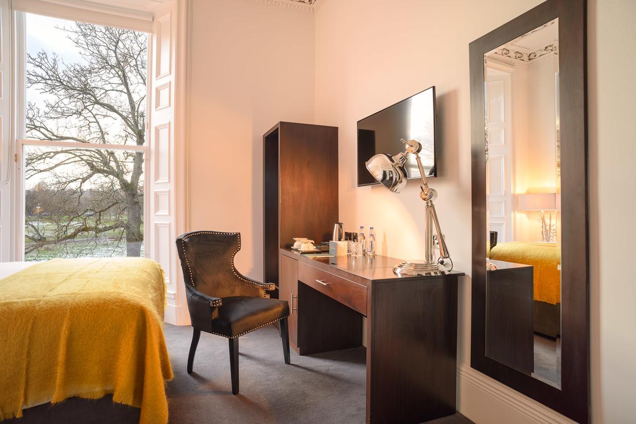 Black Ivy Edinburgh Bagian luar foto